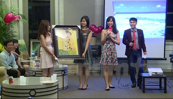 Vietnamese community in Singapore raises Orchid Scholarship Fund